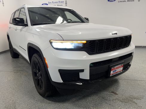 Used 2024 Jeep Grand Cherokee L Altitude image 36