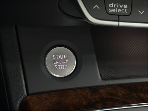 Used 2018 Audi Q5 2.0T Premium image 24