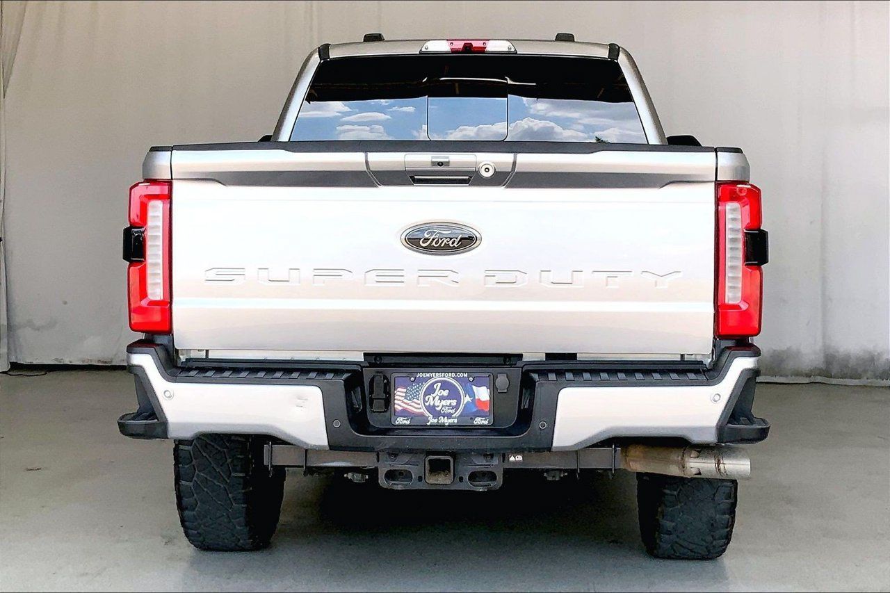 Used 2024 Ford F250 Lariat w/ Lariat Ultimate Package AWD/4WD image 3