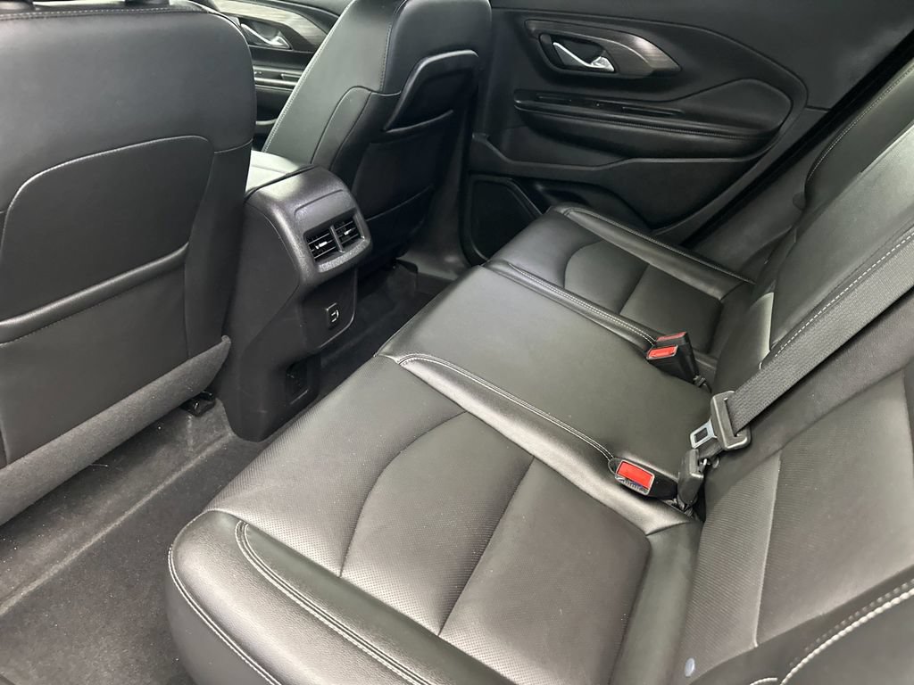 Used 2024 GMC Terrain SLT AWD/4WD image 11