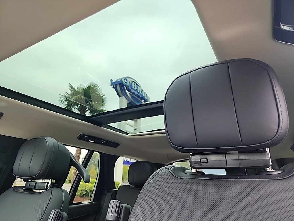 New 2027 Land Rover Range Rover SE AWD/4WD image 12
