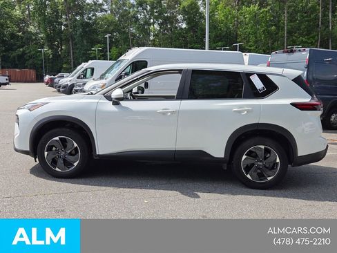 Used 2025 Nissan Rogue SV AWD/4WD image 5