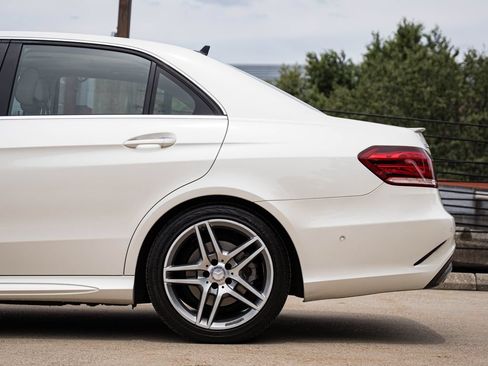 Used 2015 Mercedes-Benz E 350 4MATIC Sedan image 4