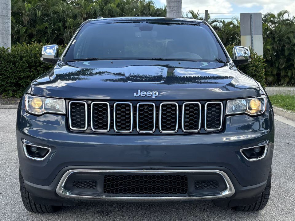 Used 2021 Jeep Grand Cherokee Limited RWD image 3