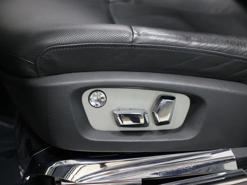 Used 2013 Rolls-Royce Ghost RWD image 16