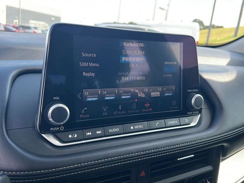 Used 2024 Nissan Rogue SV w/ SV Premium Package image 24