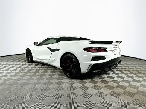 Used 2025 Chevrolet Corvette Z06 RWD image 32