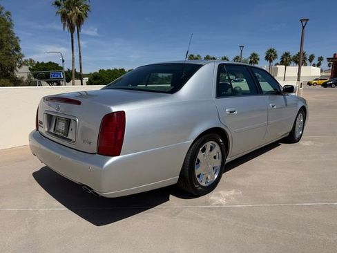 Used 2002 Cadillac De Ville DTS w/ Premium Equipment Pkg image 18