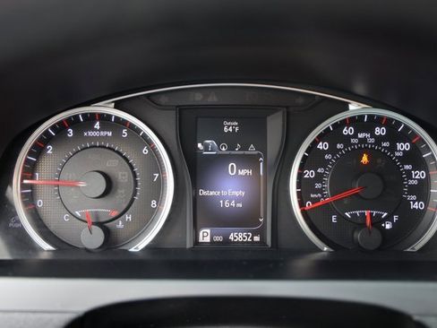 Used 2015 Toyota Camry XSE image 14