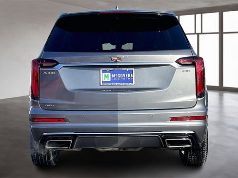 Used 2022 Cadillac XT6 Premium Luxury w/ Technology Package image 5