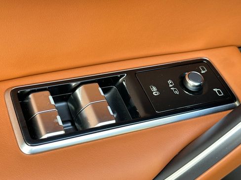 Used 2025 Jaguar F-PACE R-Dynamic S image 11