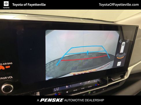 Certified 2025 Toyota Sienna XLE FWD image 33