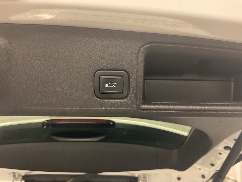 Used 2024 GMC Terrain SLT AWD/4WD image 25