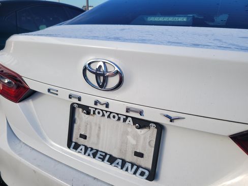 Used 2022 Toyota Camry LE FWD image 11