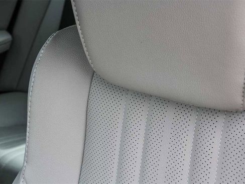 Used 2020 Honda Accord Touring image 25