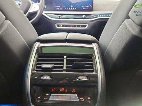 Used 2025 BMW X7 xDrive40i AWD/4WD image 56