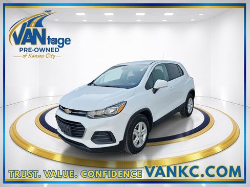 Used 2020 Chevrolet Trax LS w/ Tint and Cruise Package image 1