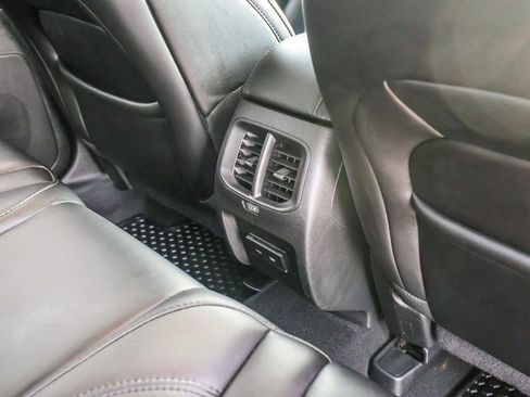 Used 2019 Jeep Cherokee Latitude Plus AWD/4WD image 23