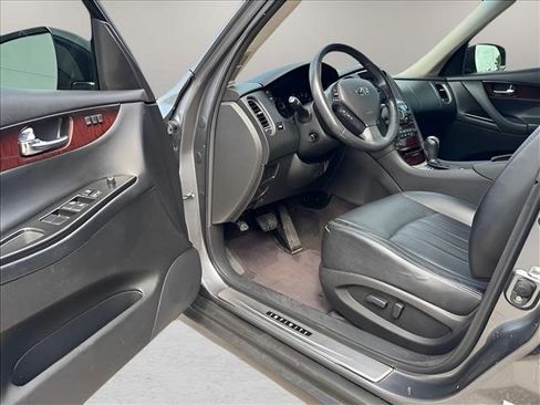 Used 2017 INFINITI QX50 2WD w/ Premium Plus Package image 13