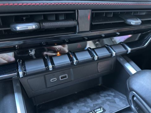 Used 2023 Chevrolet Colorado Z71 w/ Z71 Convenience Package 2 image 26