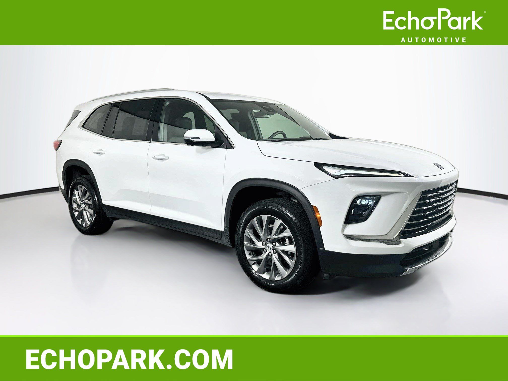 Used 2025 Buick Enclave Preferred FWD image 1