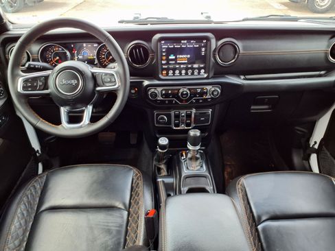 Used 2023 Jeep Gladiator Overland AWD/4WD image 5