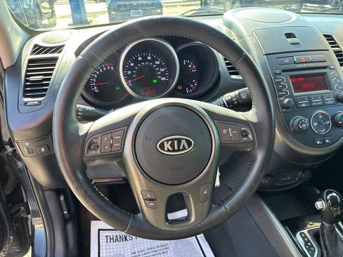 Used 2012 Kia Soul + FWD image 22