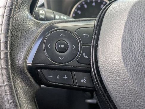 Used 2021 Toyota RAV4 XLE image 11