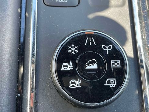 Used 2025 Nissan Pathfinder Rock Creek AWD/4WD image 31