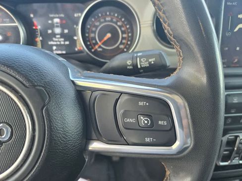 Used 2023 Jeep Gladiator Overland image 22