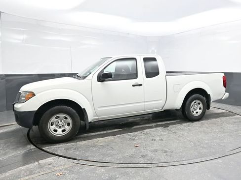 Used 2019 Nissan Frontier S image 3