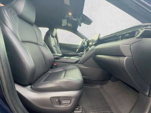 Used 2021 Toyota Venza XLE w/ Softex Package image 22