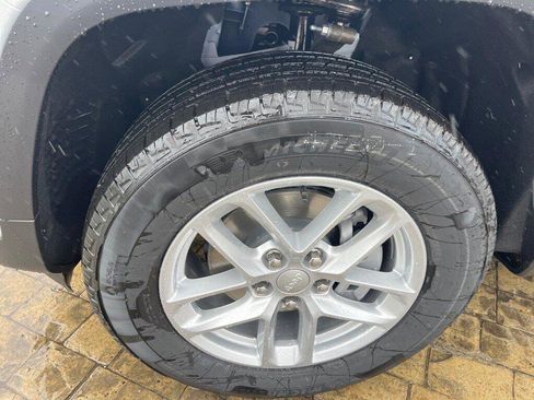 New 2025 Jeep Grand Cherokee Laredo X image 23