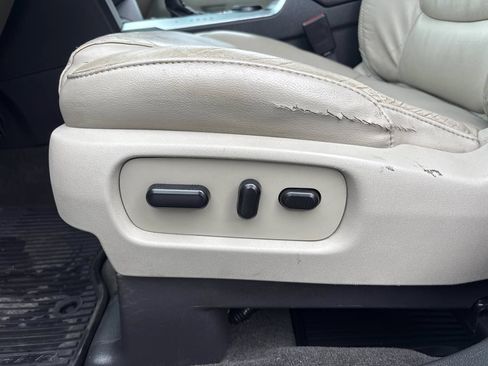 Used 2014 Ford Explorer XLT w/ Equipment Group 202A FWD image 8