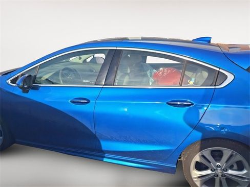 Used 2017 Chevrolet Cruze Premier image 5
