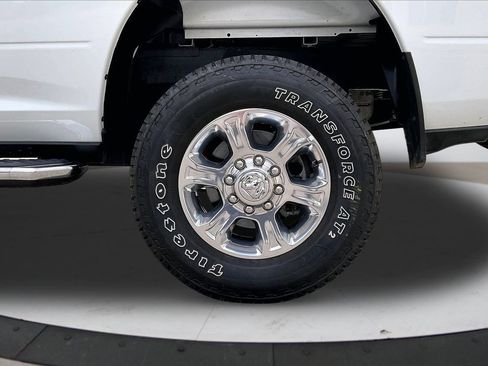 Used 2025 RAM 2500 Big Horn AWD/4WD image 35
