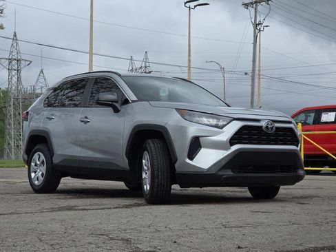 Used 2019 Toyota RAV4 LE w/ All Weather Liner Package FWD image 9