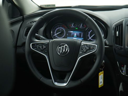 Used 2016 Buick Regal image 14