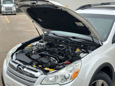 Used 2013 Subaru Outback 2.5i Limited image 17