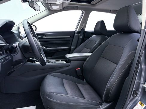 Used 2021 Nissan Altima 2.5 SV w/ SV Premium Package image 18