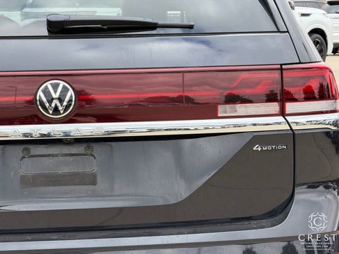 Used 2024 Volkswagen Atlas SEL Premium R-Line image 7