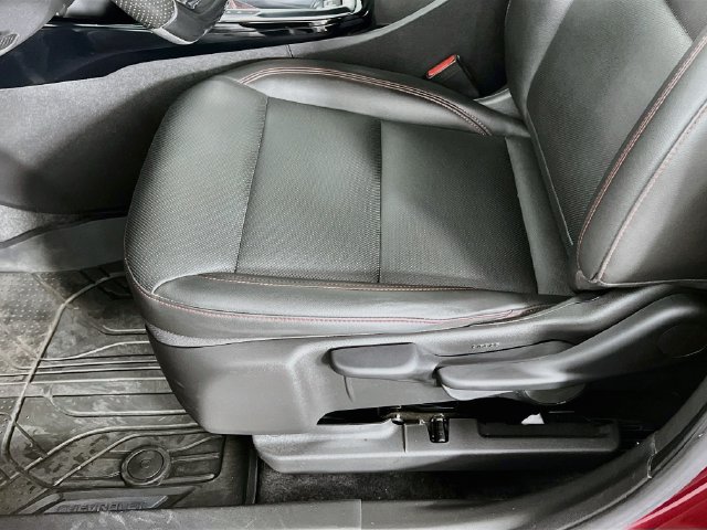 Used 2024 Chevrolet Trax RS w/ Driver Confidence Package FWD image 21