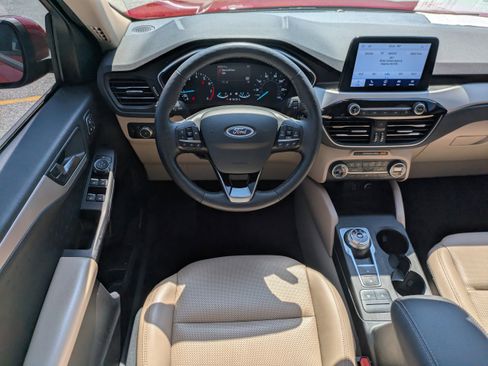 Used 2020 Ford Escape SEL image 17