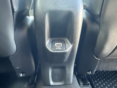 Used 2023 Jeep Renegade Limited AWD/4WD image 11