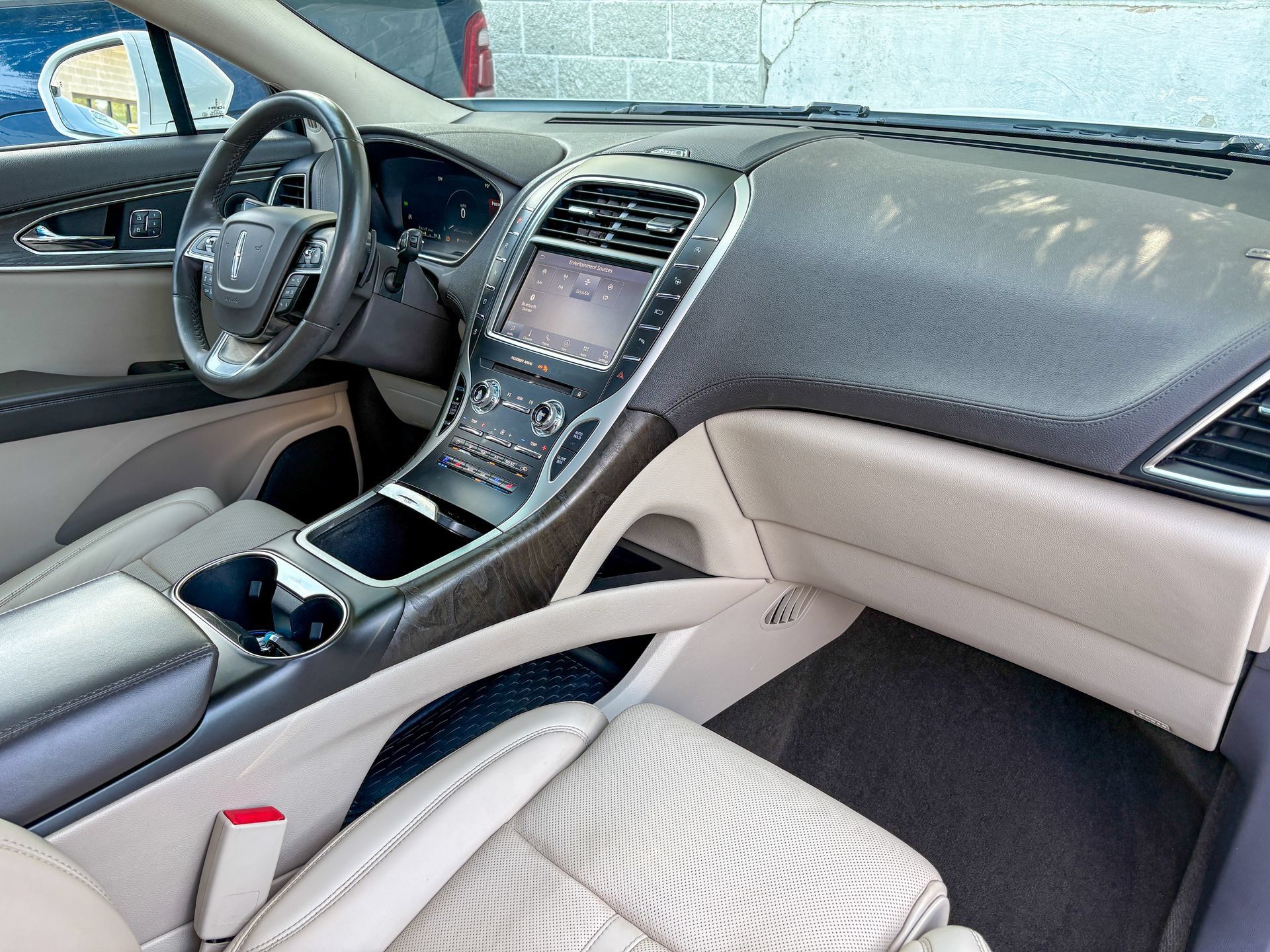 Used 2020 Lincoln Nautilus Reserve w/ Equipment Group 201A FWD image 29