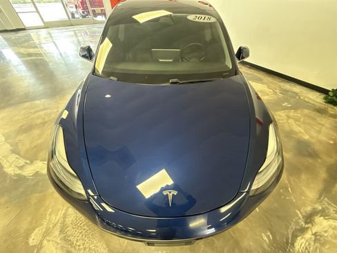 Used 2018 Tesla Model 3 Mid Range RWD image 9