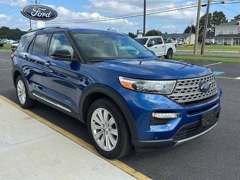 Used 2023 Ford Explorer Limited w/ Hybrid Equipment Group 310A AWD/4WD image 3