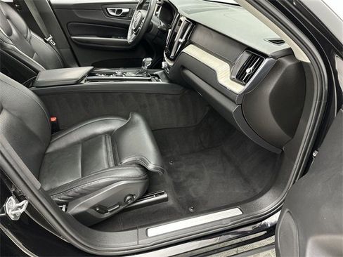 Used 2021 Volvo XC60 T5 Inscription w/ Advanced Package image 25
