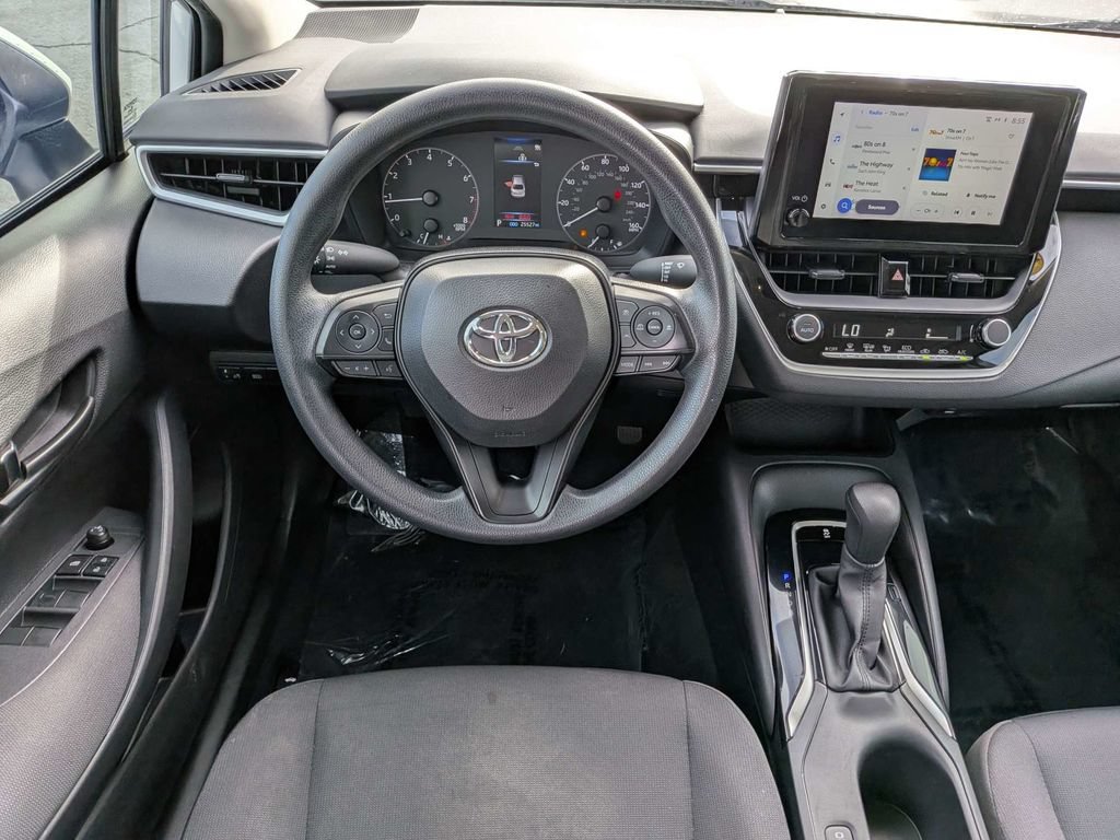 Used 2024 Toyota Corolla LE w/ LE Convenience Package FWD image 15