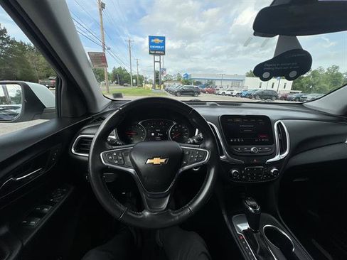 Used 2019 Chevrolet Equinox LT w/ Sun & Navigation Package image 11